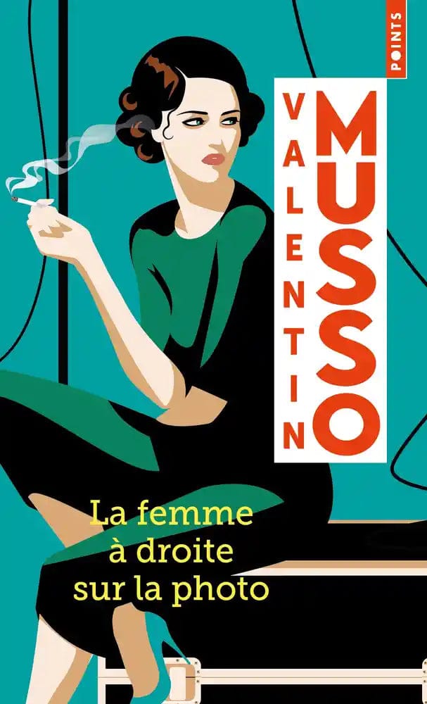 La femme à droite sur la photo