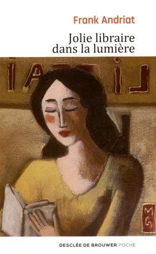 Jolie librairie dans la lumière
