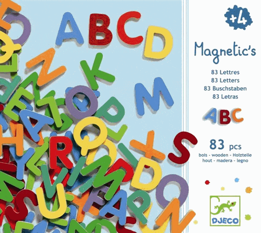 83 petites lettres majuscules magnétiques
