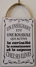 Affiche à suspendre Moyenne - Enseignant(e) et éducatrice